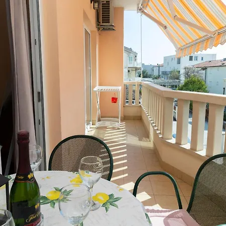 Apartament In With View Makarska