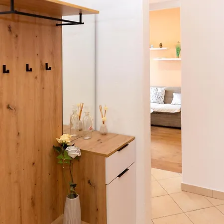 In With View Makarska